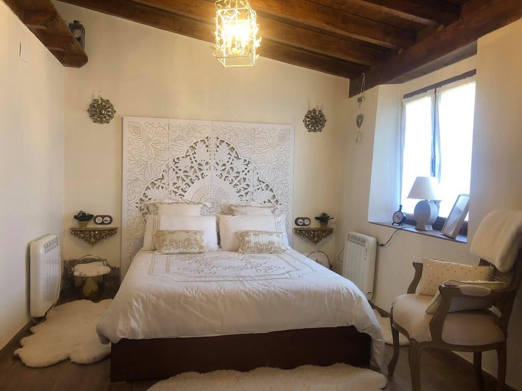 1 chambre, fer et planche à repasser, draps fournis