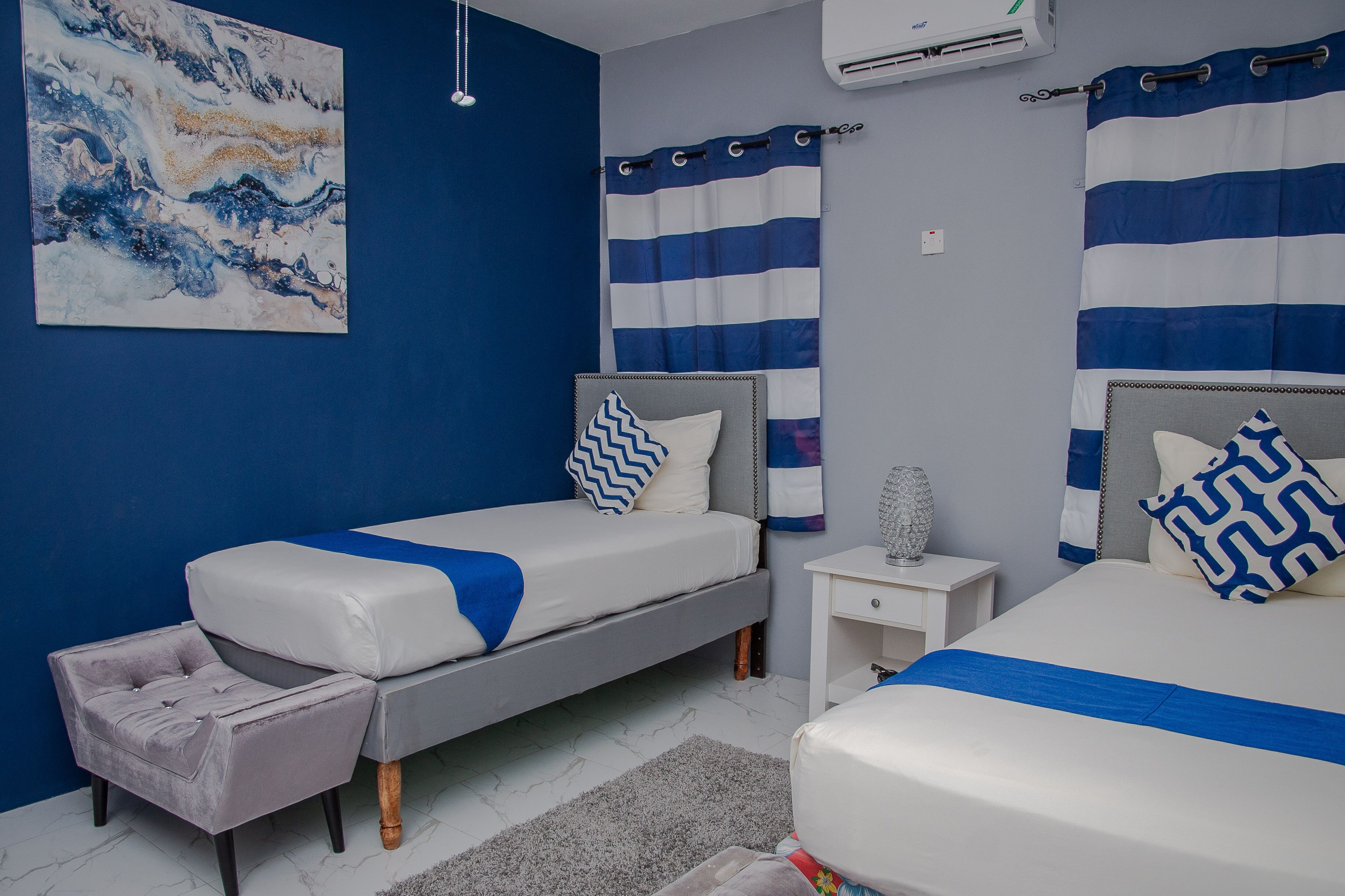 3 chambres, fer et planche à repasser, Wi-Fi, draps fournis