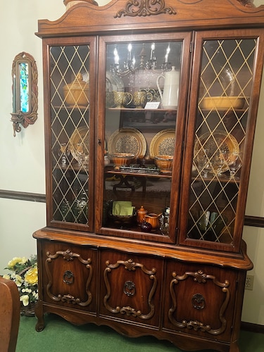 Groovy 1970s Home in central Indiana with basement full of entertainment!