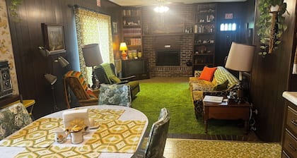 Groovy 1970s Home in central Indiana with basement full of entertainment!