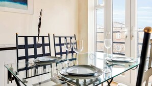 Unclassified image, 5 of 25, button - Cosy Home in Calm Residence (London)