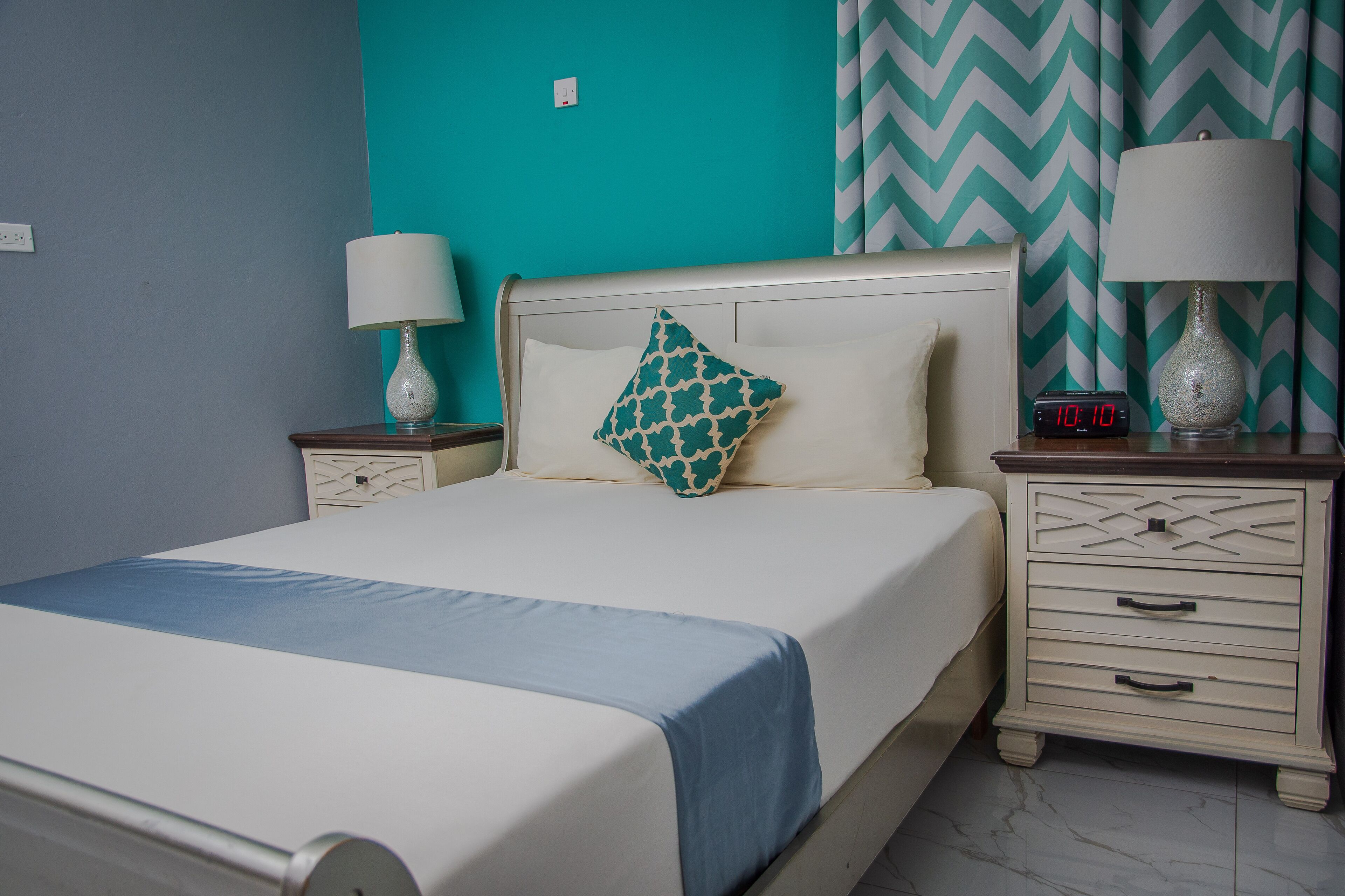 5 bedrooms, in-room safe, iron/ironing board, travel cot