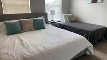 6 bedrooms, desk, iron/ironing board, WiFi