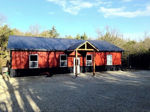 Quiet country setting minutes from Milford Lake