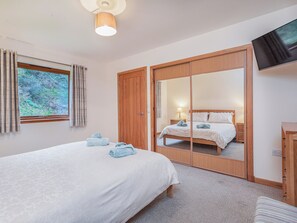 5 makuuhuonetta, ilmainen Wi-Fi, vuodevaatteet