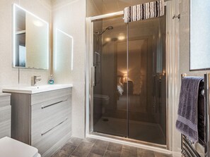 Towels - 5 bedroom accommodation in Nethy Bridge (Nethy Bridge)