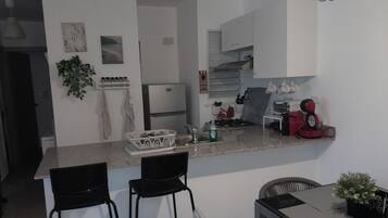 Apartment, 2 Bedrooms, Balcony, Garden View | Interior