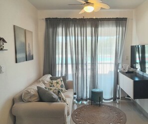 Appartement, 2 chambres, balcon, vue sur le jardin | Salle de séjour
