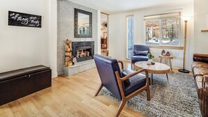 Interior - Alpine Cottage Hideaway (Stateline)