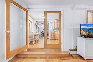 Interior - Alpine Cottage Hideaway (Stateline)