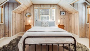 5 bedrooms, iron/ironing board, internet, bed sheets - Alpine Cottage Hideaway (Stateline)