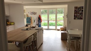 Interior - Maison Familiale en Luberon. 4 Chambres, 2 Sdb, Piscine 360 cm, 6 à 8 Couchages (Pierrevert)