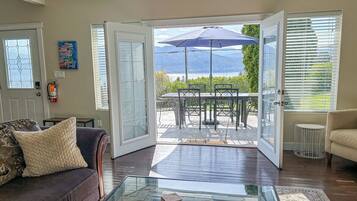 TV, fireplace, video games, stereo