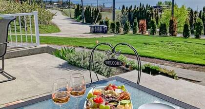 5 Bedroom Cherry Farm w/ 7 Beds