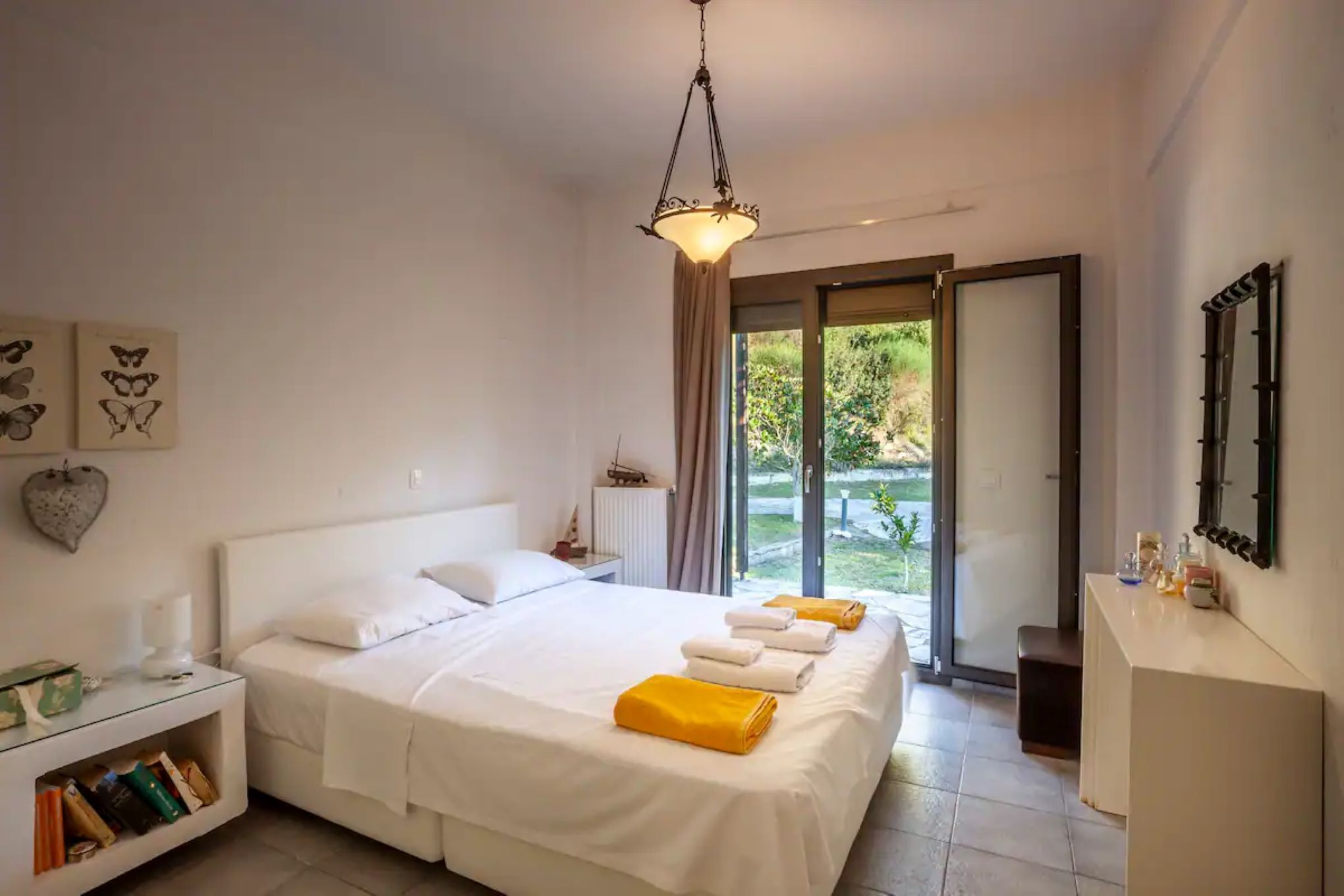 3 Schlafzimmer, Schreibtisch, Bügeleisen/Bügelbrett, WLAN