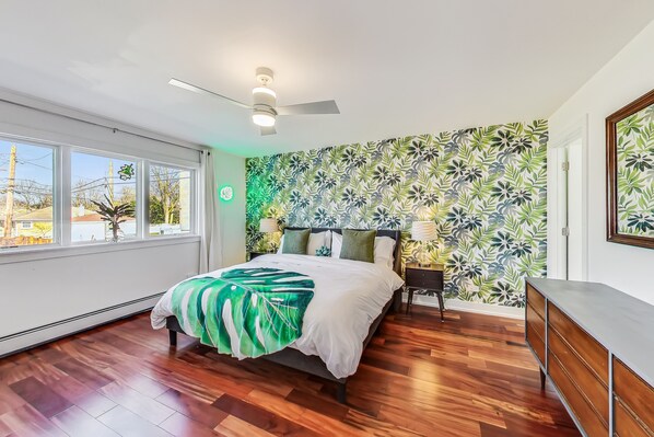 3 عدّة غرف نوم ومكواة/لوح كي وواي فاي وملاءات أسرّة