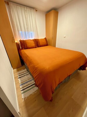 2 bedrooms, iron/ironing board, free WiFi, bed sheets - Minicasa con Piscina en Sevilla (AN)