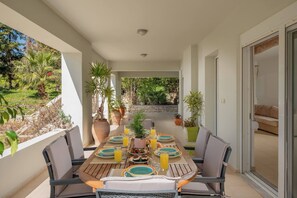 Outdoor dining