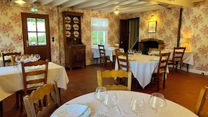 Breakfast, lunch and dinner served - L'auberge d'Inxent  (Inxent)
