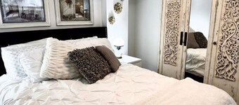 CHARMING BASEMENT APARTMENT MINUTES FROM DOWNTOWN, LITTLE LAKE, AND AMENITIES 