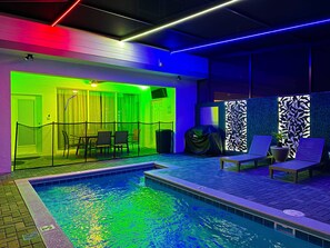 A heated pool - Pretty Themed House w/Pvt Pool and Game Room 26061 (Davenport)