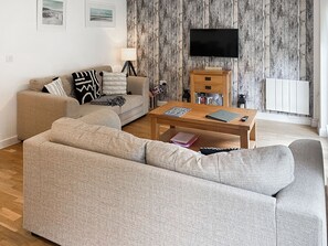 Living area - 3 bedroom accommodation in Porthtowan (Porthtowan)