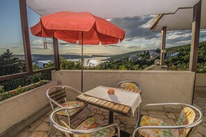 Outdoor dining - Hello! I'm IVANICA , sleep 4  with amazing sea view (Jadranovo)