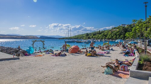 Hello! I'm IVANICA , sleep 4  with amazing sea view