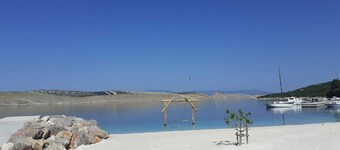 Hello! I'm IVANICA , sleep 4 with amazing sea view