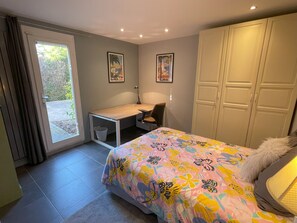 1 غرفة نوم ومكواة/لوح كي وواي فاي مجانًا وملاءات أسرّة