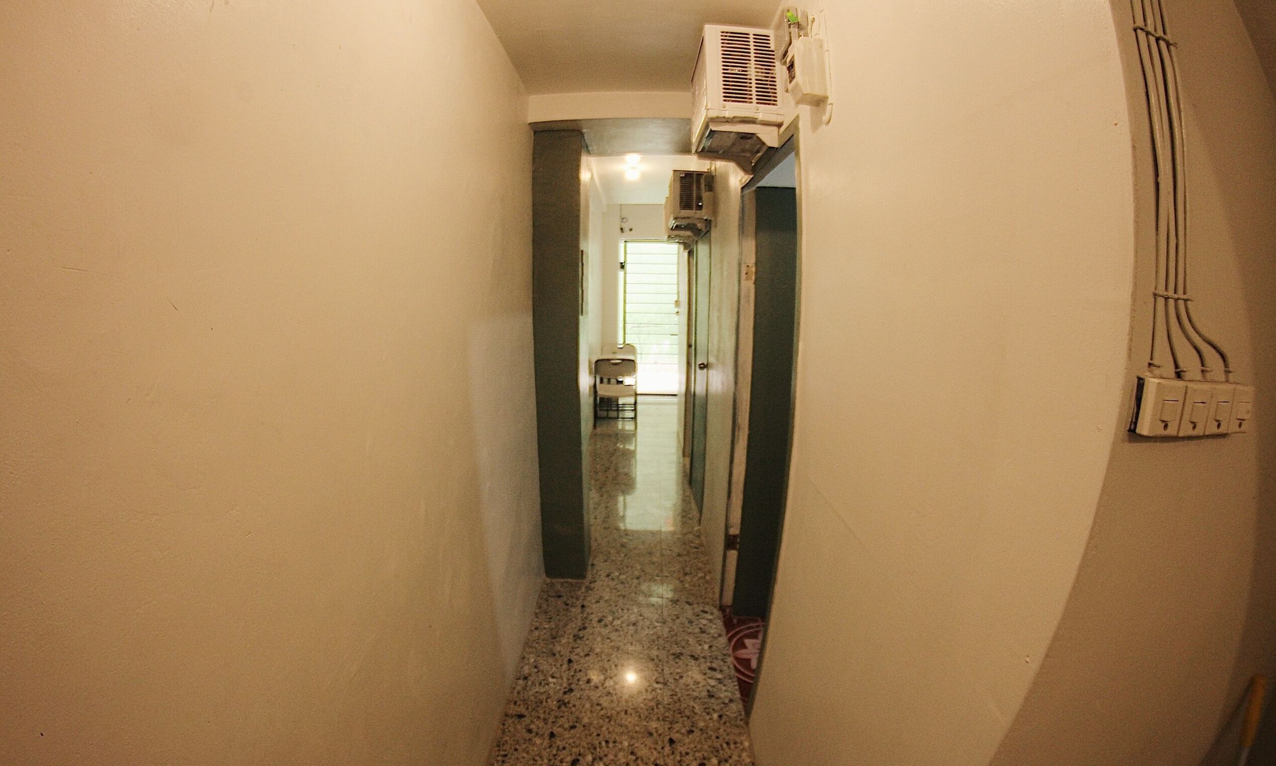 المنشأة من الداخل