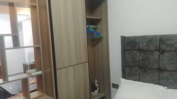 1 chambre, fer et planche Ă repasser, Wi-Fi, draps fournis
