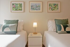 2 bedrooms, iron/ironing board, travel cot, free WiFi - Odaya Apartment (Santa Luzia)