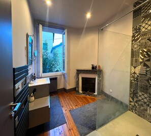 Interior - Superbe Maison de Ville de 200m2, 5 Chambres, Terrasse, 10 min de la Plage (Biarritz)