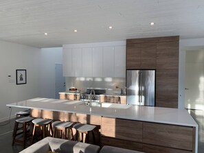 Private kitchen - Le Luxe au Coeur de la Nature Adossé au Parc National du Mont Orford (Eastman)