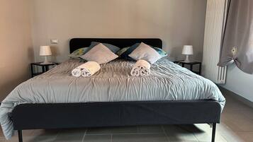 2 quartos, Wi-Fi de cortesia, roupa de cama