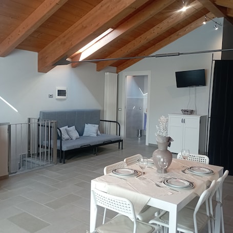 Dining. Cà Mia, cozy apartment in the heart of the Roero 20 minutes from Alba.