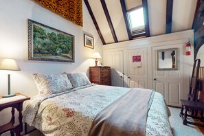 Iron/ironing board, Internet, bed sheets