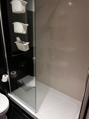 Shower, hair dryer, towels, soap - Cosy 1-bedroom apartment w/FREE Wifi in Sheffield (S3) near centre, theatre, uni (Sheffield City Centre)