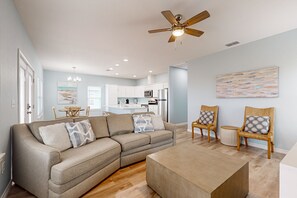 TV - Updated beach house with a furnished deck, washer/dryer, central AC, & gas grill (Aransas Pass)