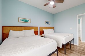 3 quartos, acesso à internet, roupa de cama