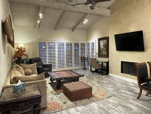 Smart-TV, Kamin, Drucker