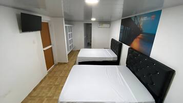 Comfort Double Room | Down comforters, desk, free WiFi, bed sheets