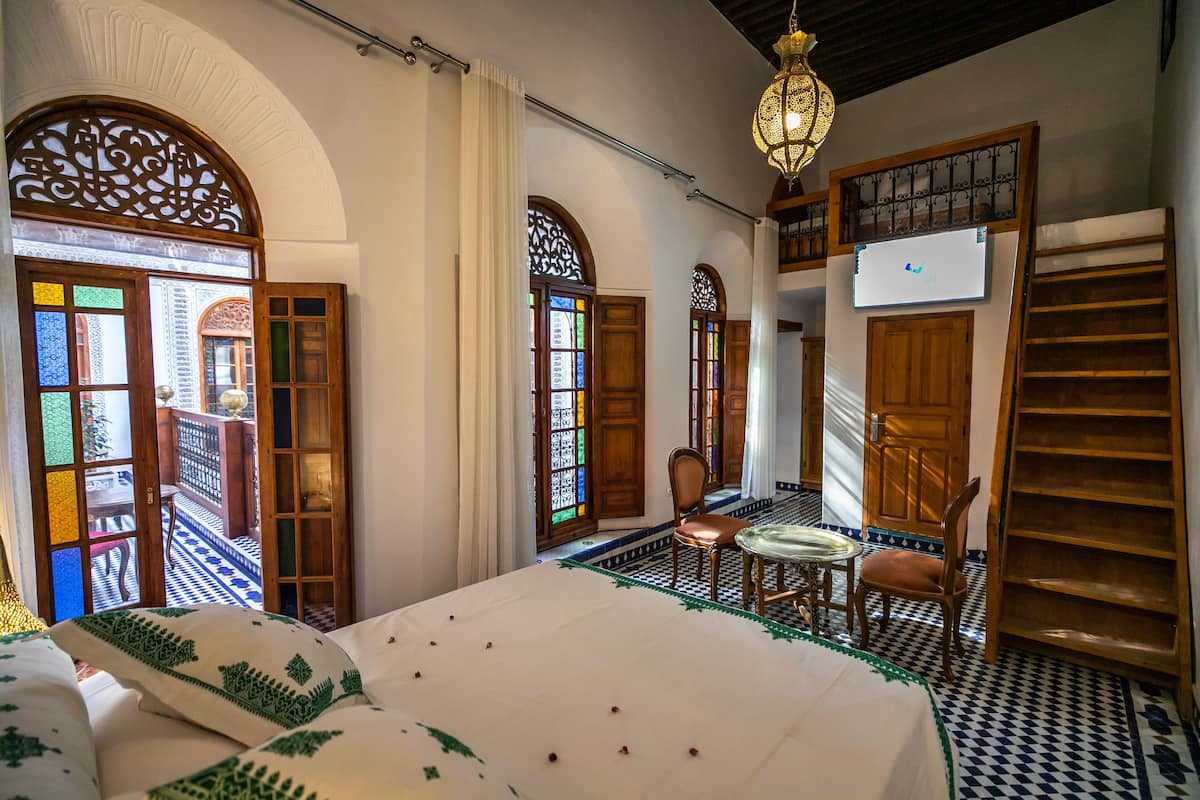 Royal Studio Suite | Minibar, in-room safe, WiFi (free), individually decorated