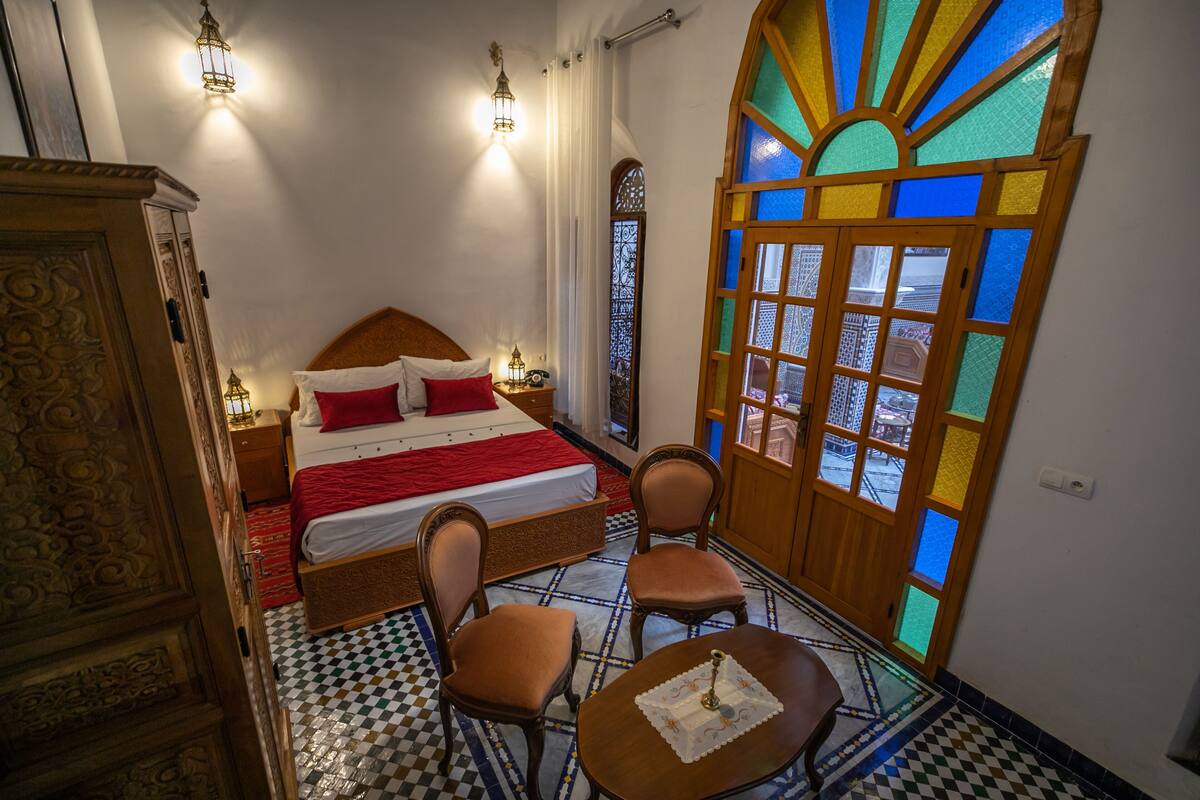 Family Studio Suite | Minibar, in-room safe, WiFi (free), individually decorated