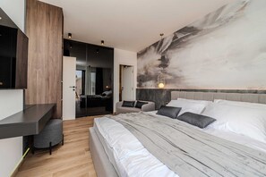 4 Schlafzimmer, Bügeleisen/Bügelbrett, kostenloses WLAN, Bettwäsche
