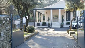 Enceinte de lâhĂ©bergement