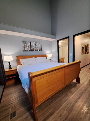 2 bedrooms, desk, iron/ironing board, free WiFi