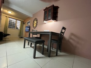 Dining - Balisier Apt 1 - Lovely 2-Bedroom Apartment with Gorgeous View and Jacuzzi Tub! (Portsmouth)