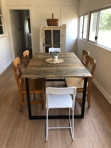 Farm Stay in Gilgandra NSW. 3 bedroom, freshly painted and renovated house